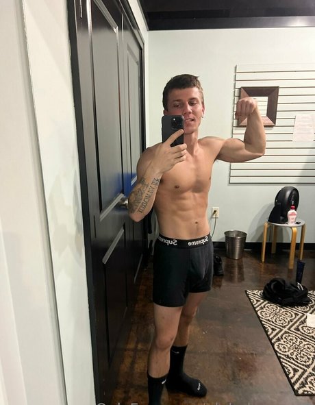 alphahoward7 onlyfans leaked pictures
