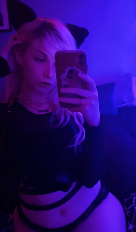 pinkharm onlyfans model