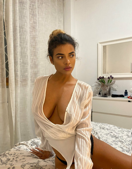 lovingzoe onlyfans pic