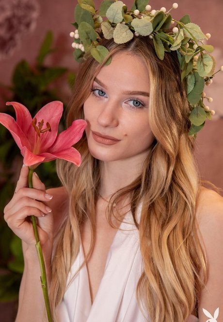 Roxy Shaw Profile pic