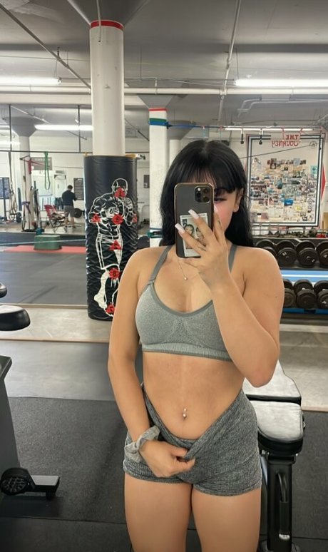 vnikolee hot onlyfans