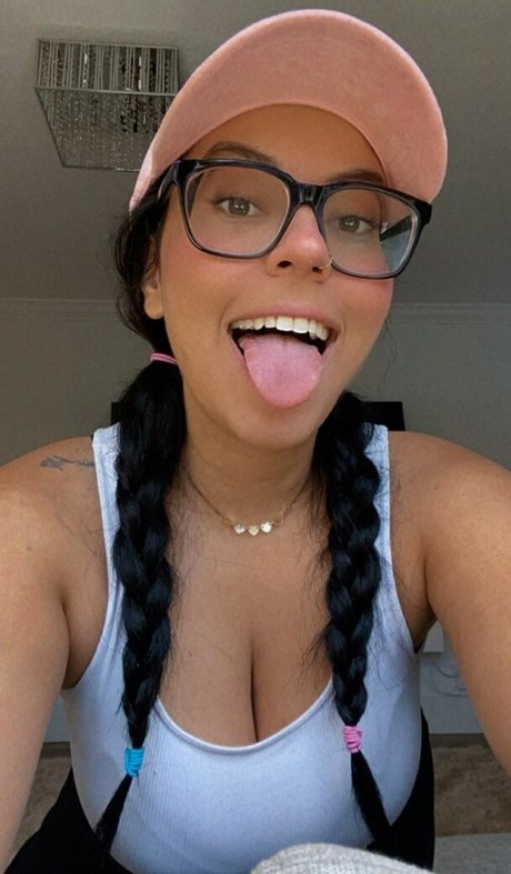 Larissa Cambusano onlyfans uncensored