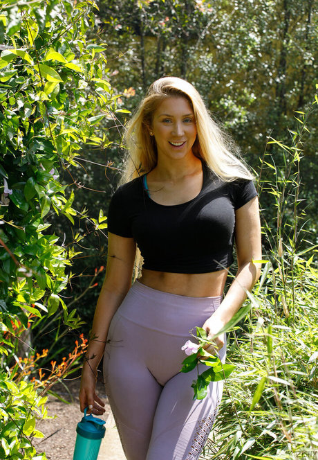 Elle Van Schaik onlyfans archive