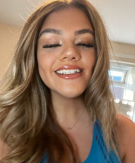 Molly Georgia Leach leaked onlyfans