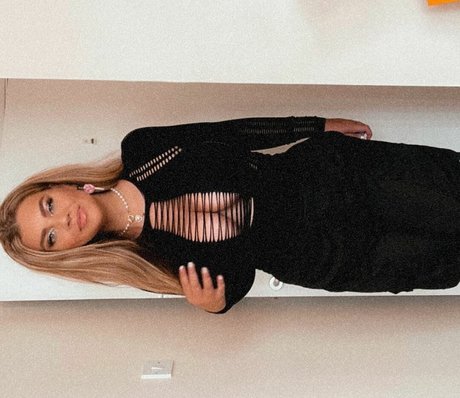 Molly Georgia Leach onlyfans sex tape