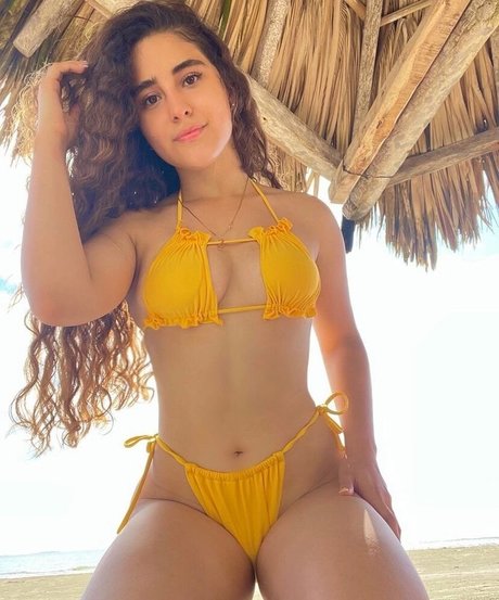 Sassi Z topless onlyfans