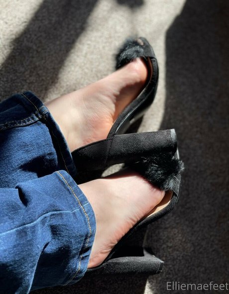 elliemaesfeet onlyfans leaked pictures