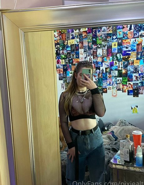 pixiealt onlyfans nudes