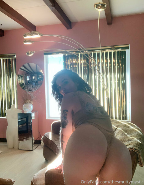 thesmuttymystic onlyfans content type