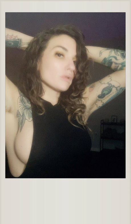 thesmuttymystic feet onlyfans