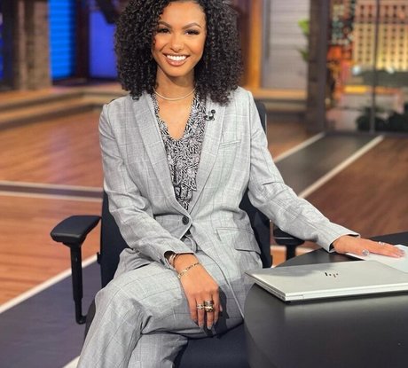 Malika Andrews onlyfans porno