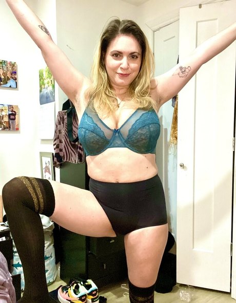 lindsaymariefelton onlyfans leaks free