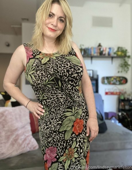 lindsaymariefelton onlyfans star