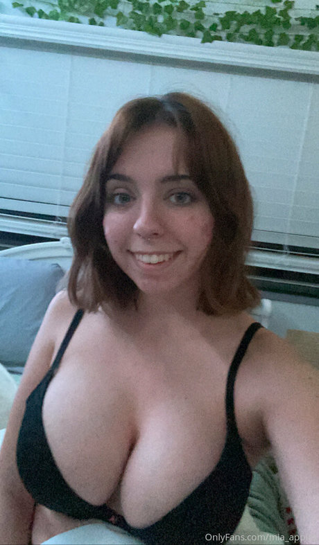Mia applez onlyfans sextape