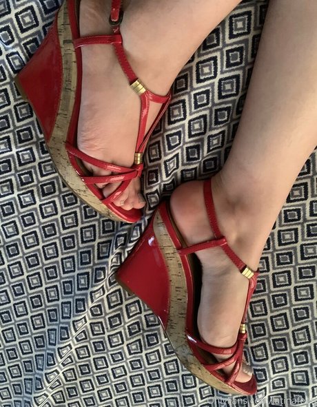 latinafeetj onlyfans sexy