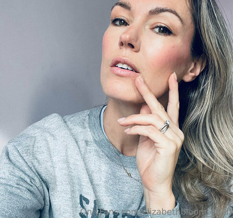 elizabethbloom yeah onlyfans leak ass