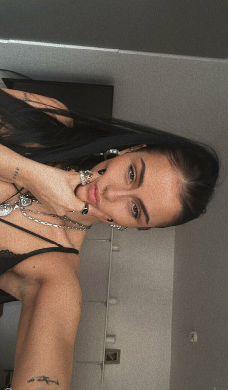 annagrey music onlyfans leaked naked