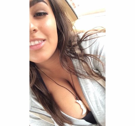 Charlotte Godoy onlyfans model photo