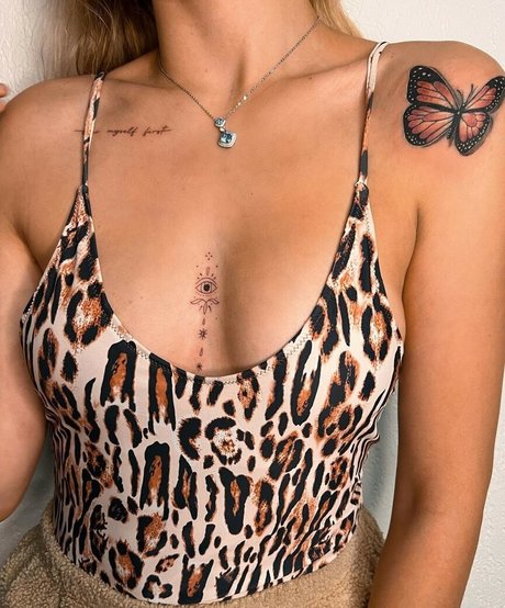 Nicole Louise nude on onlyfans