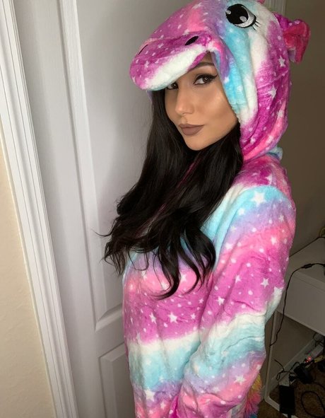 arianamarie onlyfans public photos