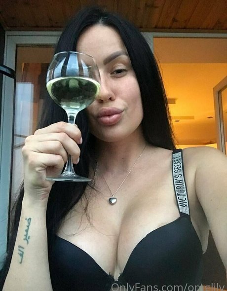 omglily only fans pics