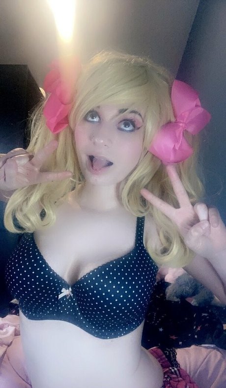 alienonearth onlyfans topless