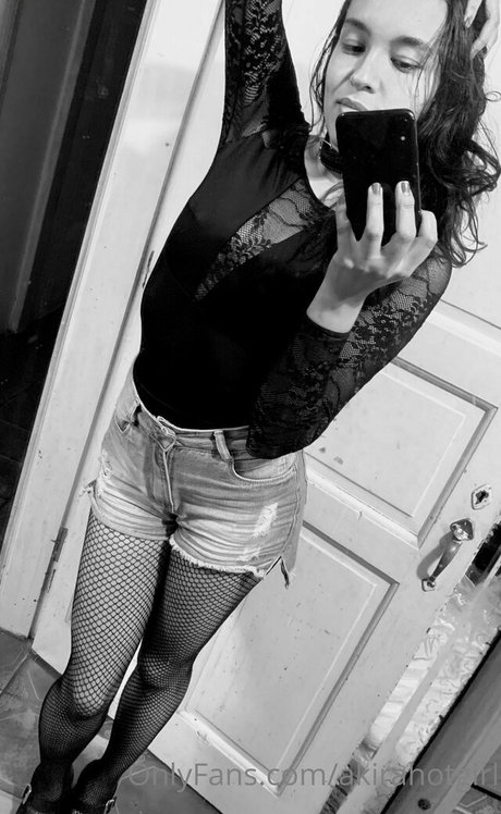 akirahotgirl onlyfans porn leaked