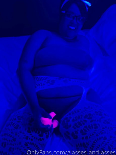 glasses and asses xxx onlyfans