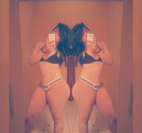 Raffaelah Poison onlyfans leak