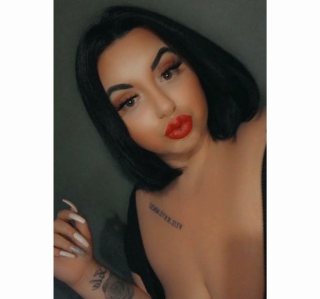 meg bxxx naked on onlyfans