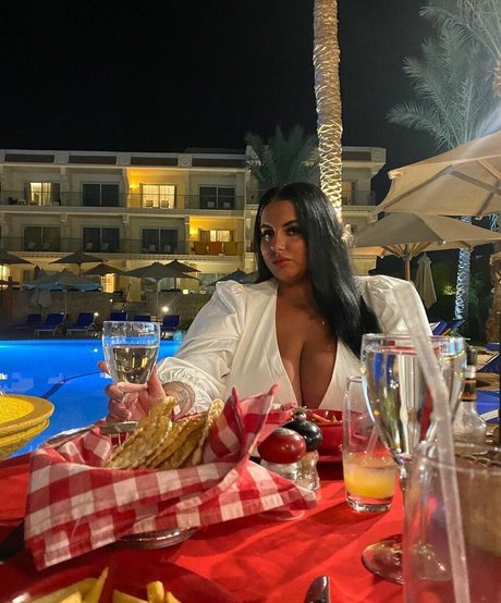 meg bxxx nude on onlyfans