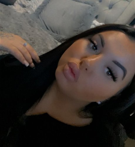 meg bxxx onlyfans model