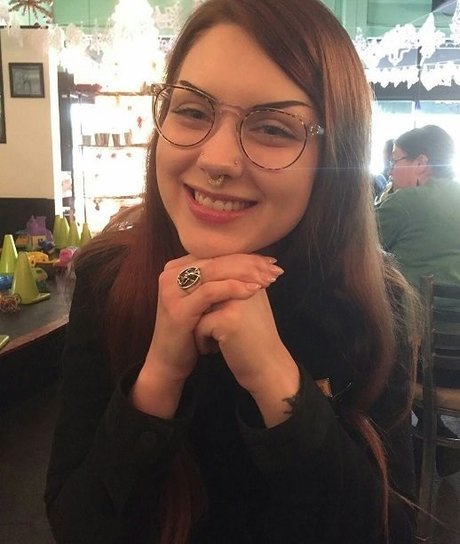 Anja Sangre onlyfans strip tease