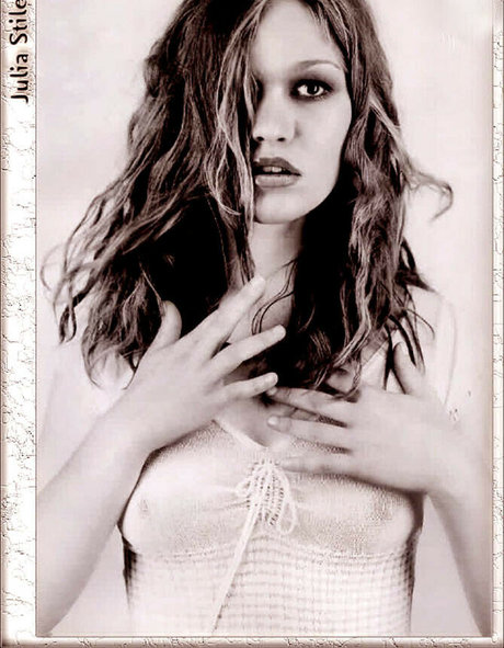 Julia Stiles onlyfans leak fuck