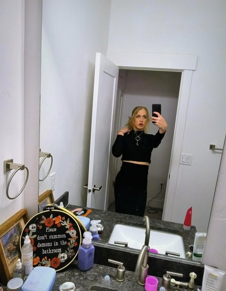 dahliainbloom1 Profile pic