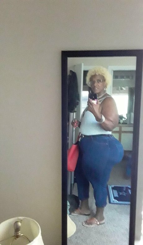 msphat70 onlyfans ass