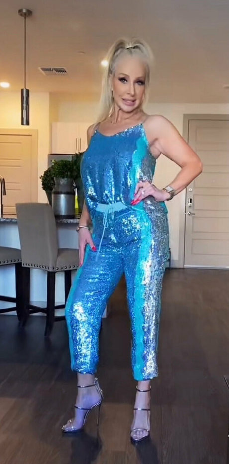 azmorganxoxo only fans naked