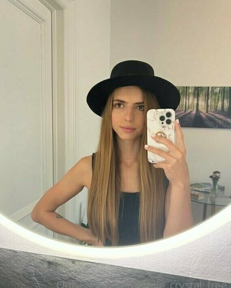 emelie crystal free onlyfans leaks