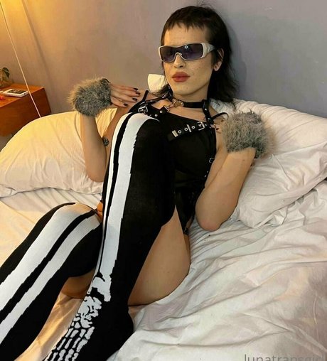 lunatransgirl only fans nudes