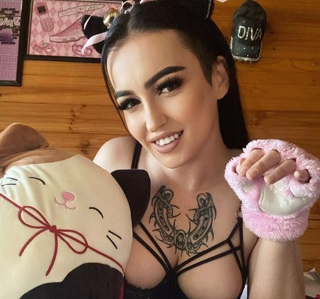 xannaxlut onlyfans leaked pics