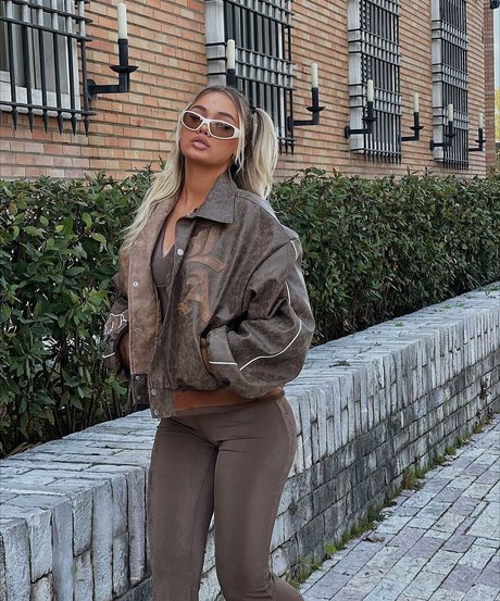 Uresa Zogu naked onlyfans