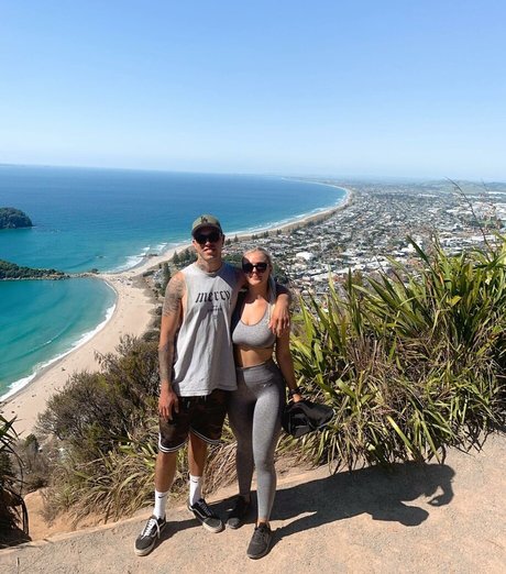 ellaredmond nsfw onlyfans