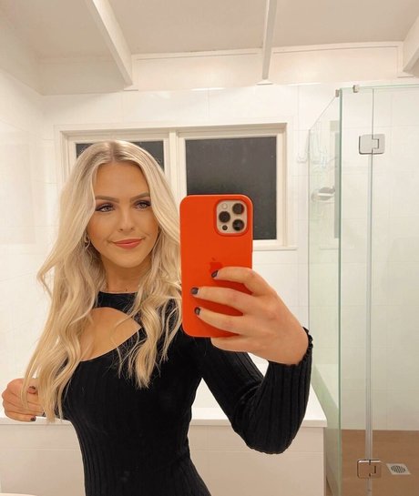 ellaredmond onlyfans nude leak