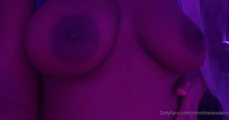 mimithesexdeity onlyfans naked