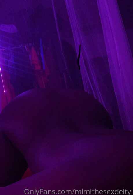 mimithesexdeity nudes only fans