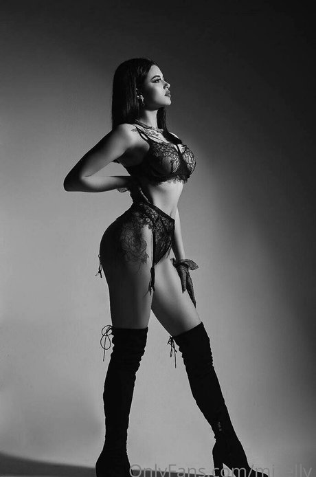 vikki angel onlyfans leaked tits