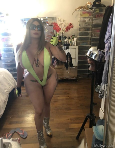 mollywoodz_ onlyfans porn leak