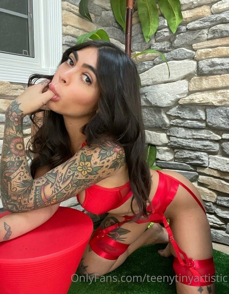 teenytinyartistic onlyfans sextape