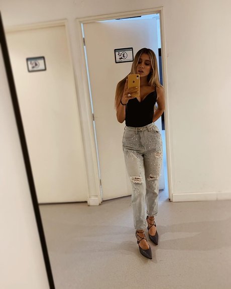 Morena Beltran leaks only fans