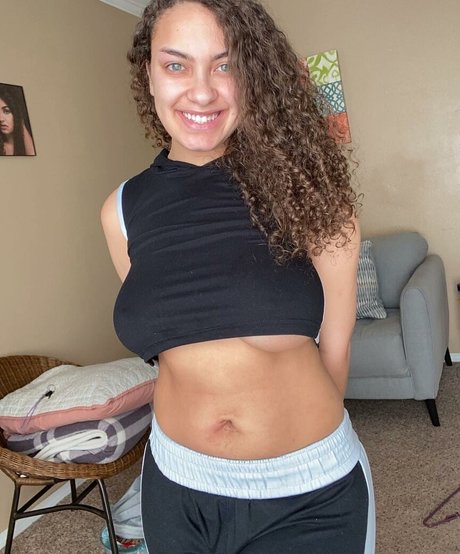 Kennedy Norwood onlyfans tits